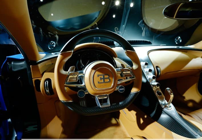 Bugatti nuqsonga ega Chiron giperkarlarini qaytarib olmoqda