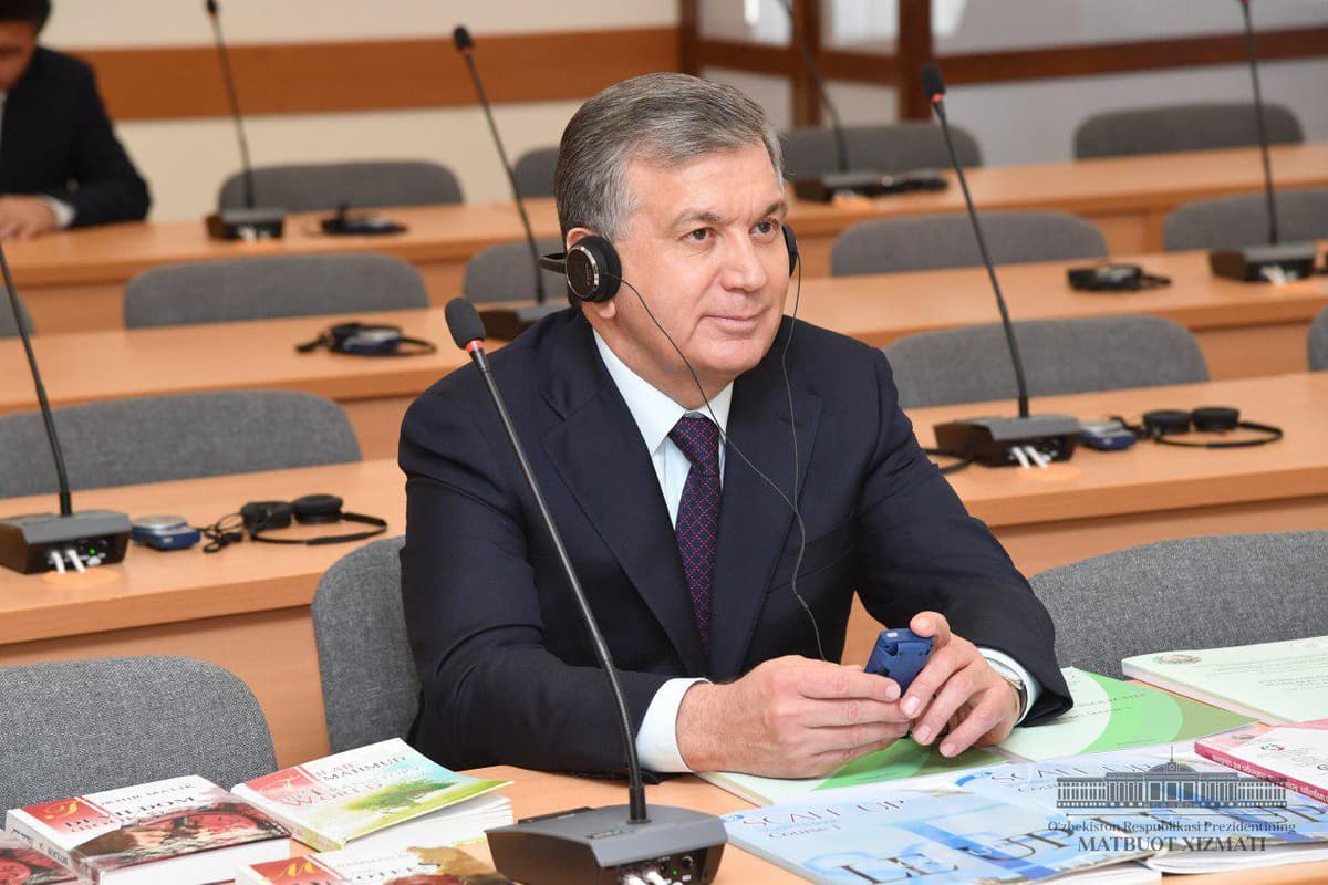 20 ta yangi uy. Mirziyoyev Alisher Navoiy nomidagi o‘zbek tili va adabiyoti universitetiga bordi