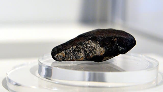 Yerga qulagan meteoritlarda hayot manbai topildi