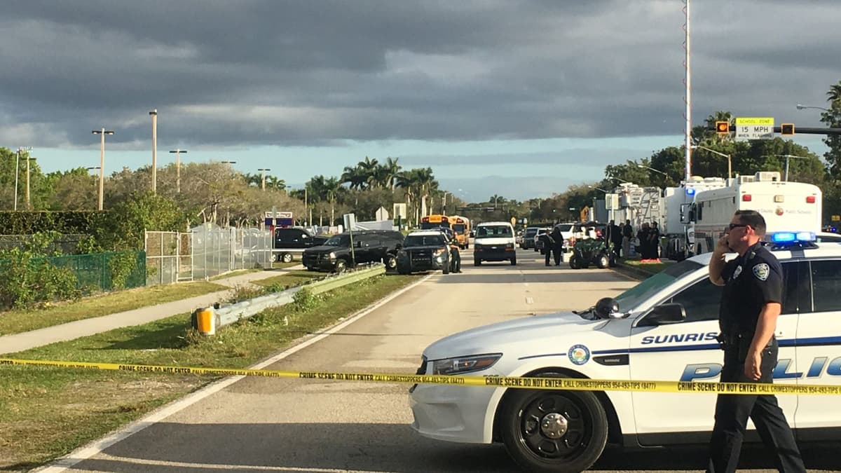 Floridalik “mergan” 52 yil avval Texasda sodir etilgan ommaviy qotillikni takrorlashga va'da bergan