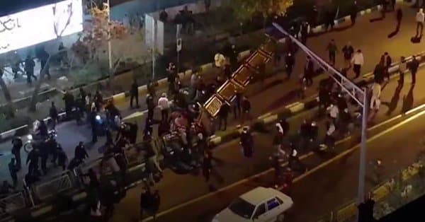Eronda yana 9 kishi namoyishlar vaqtida halok bo‘ldi