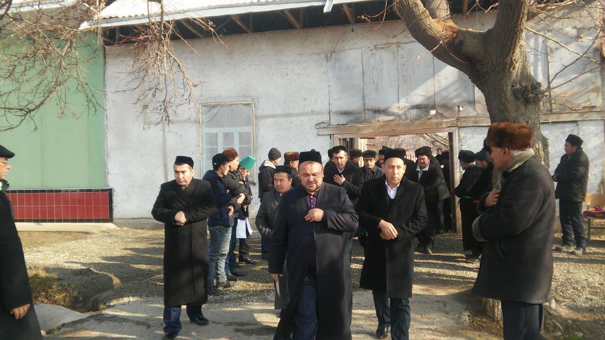 Toshkent viloyati imomlari Namanganga ta'ziyaga borishdi