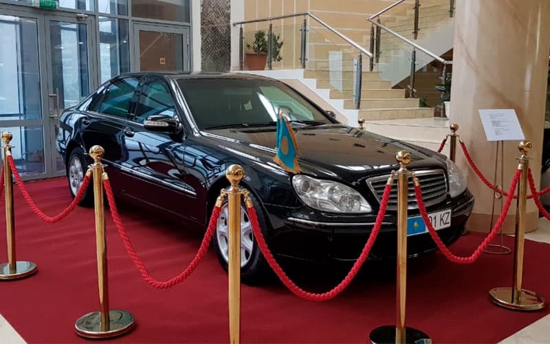 Qozog‘istondagi muzeyda Nazarboyevning zirhli avtomobili paydo bo‘ldi