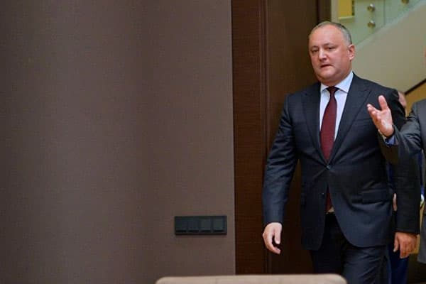 Молдовадаги машмаша: Додон баёнот берди