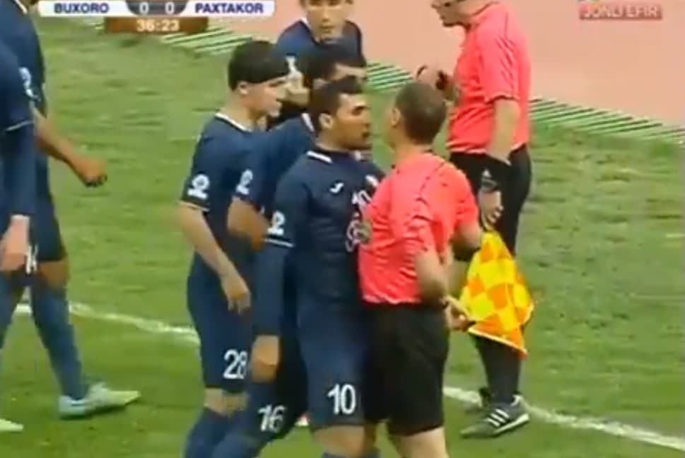 Shavkat Salomovga hamma narsa mumkinmi? - «Buxoro» futbolchisining «Paxtakor»ga qarshi o‘yindagi qilig‘i