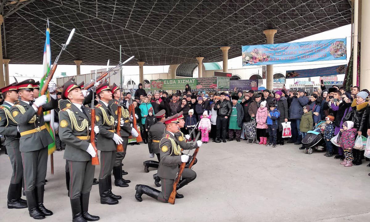 Toshkent ko‘chalari bo‘ylab harbiy orkestr konsert dasturi namoyish etdi