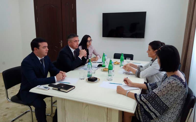 Davlat xizmatlari agentligi direktori Fransiya elchisi bilan uchrashdi 
