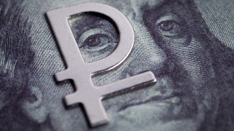 Dollarning rublga nisbatan kursi keskin ko‘tarildi