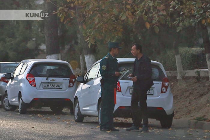 Qanday hollarda transport vositasini boshqarish huquqini beruvchi guvohnoma haydovchidan olib qo‘yiladi?