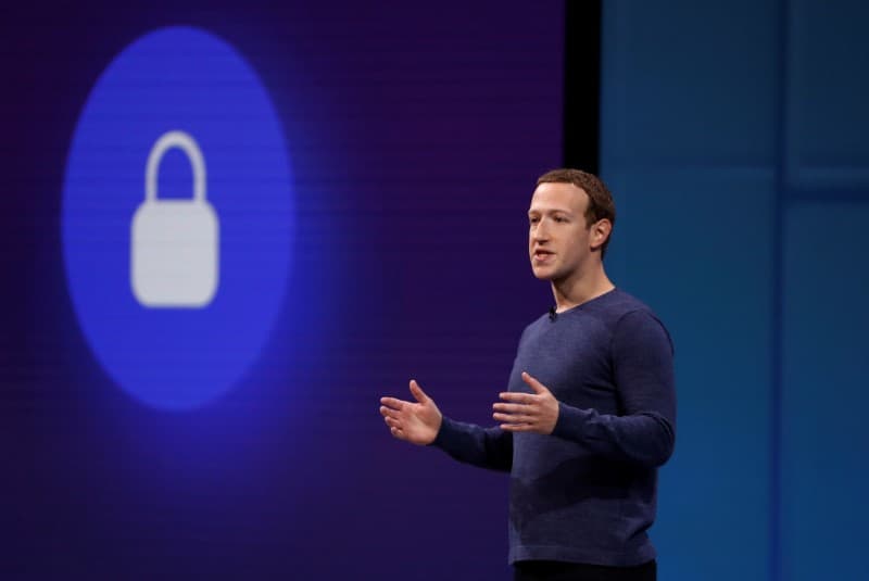 Facebook ba'zi kompaniyalarga foydalanuvchilar shaxsiy ma'lumotini bergan - WSJ