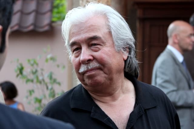 Javlon Umarbekov Toshkent shahri ramzini ishlab chiqish bo‘yicha komissiya tarkibidan chiqdi