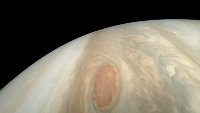 NASA Yupiterda yuz bergan bo‘ron suratini e'lon qildi