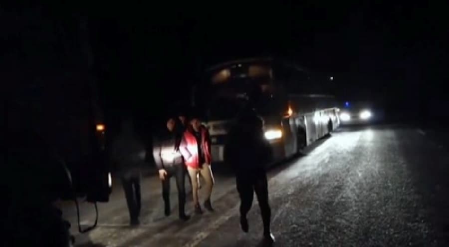 Более 50 узбекистанцев эвакуировали с трассы в Актюбинской области
