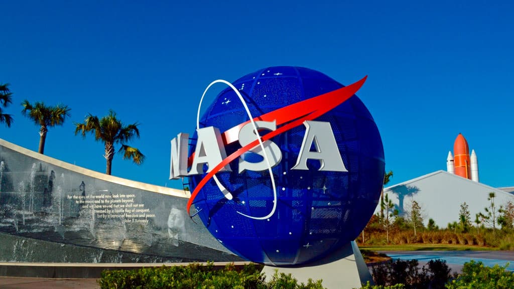 NASA to‘g‘ri to‘rtburchak shaklidagi aysbergning fotosini namoyish qildi 