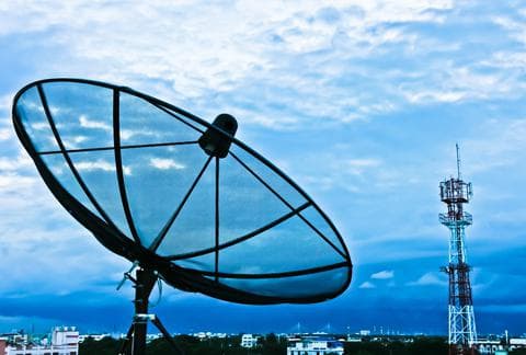 Telekommunikatsiya tarmoqlarini qurish bo‘yicha litsenziya berishda qator hujjatlarni taqdim etish bekor qilinadi 