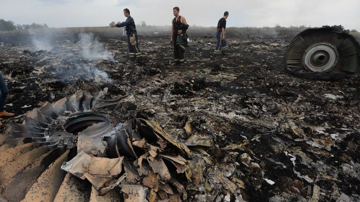 Besh davlat Donetskdagi samolyot halokatiga aybdorlarni ta'qib qilishni moliyalashtirishga qaror qildi