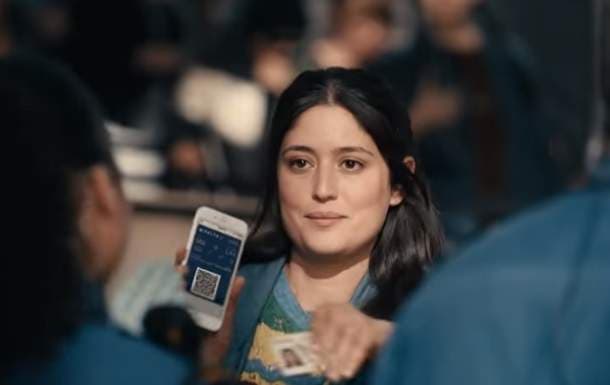 Samsung o‘z reklamasida eski ayfonlarni “mazax qildi” (video)