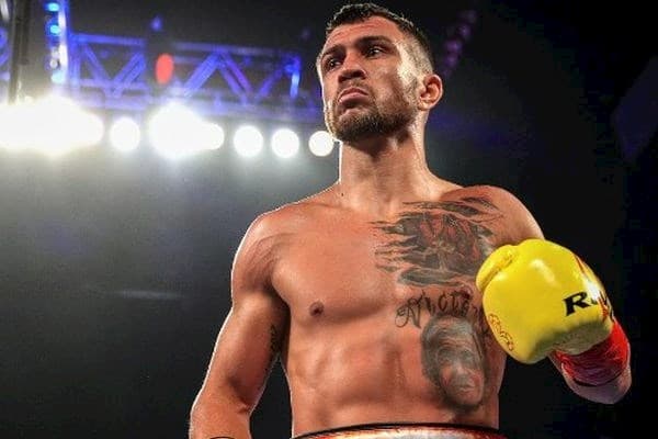 Video: Ukrainalik bokschi Lomachenko qo‘llari bilan mixlarni qoqib tashladi