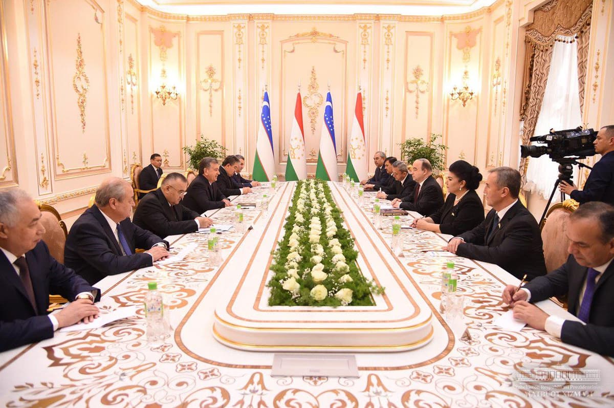 Shavkat Mirziyoyev Dushanbeda Shukurjon Zuhurovni qabul qildi