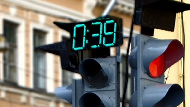 O‘zbekistonda vaqt o‘tishini teskari hisoblovchi svetoforlar o‘rnatiladi