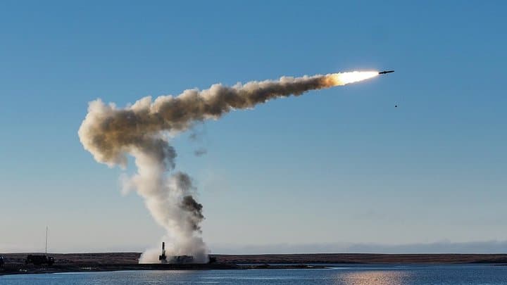 AQSh Rossiya bilan raketalar bo‘yicha bitimdan chiqib ketishi mumkin