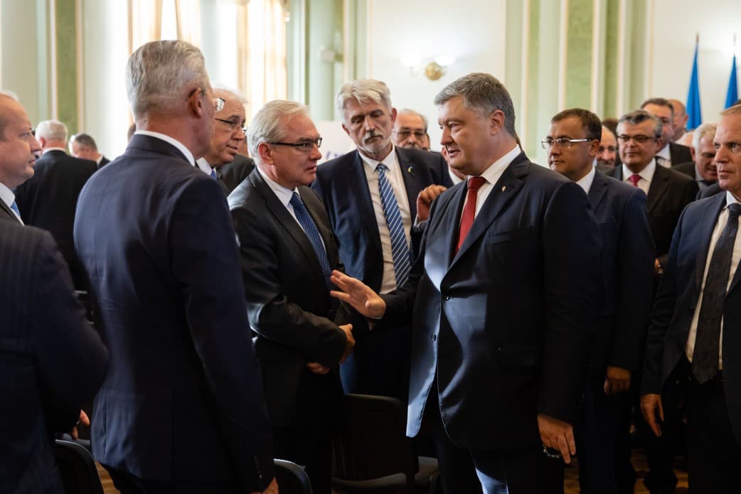 Poroshenko «Moskvaning qisqichlari» haqida gapirib berdi