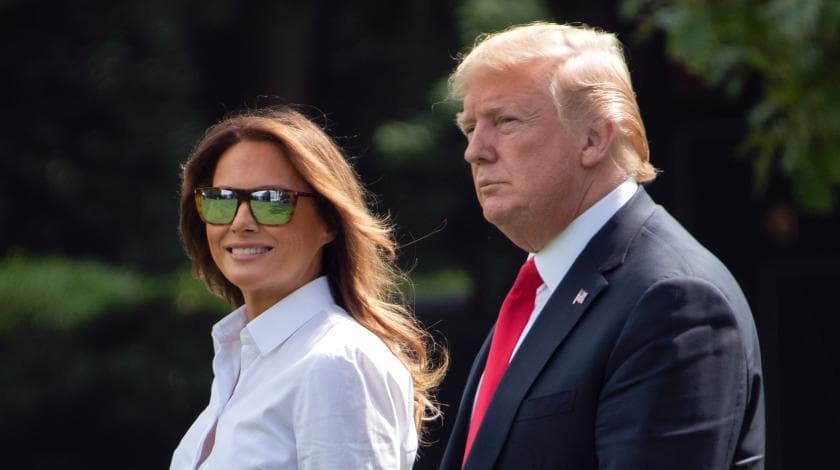 Трамп самолётдаги фавқулодда вазиятдан сўнг рафиқасини мақтади