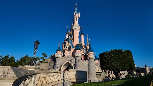 The Walt Disney Parijdagi “Disneylend”ga 2 mlrd yevro sarmoya qilmoqchi 