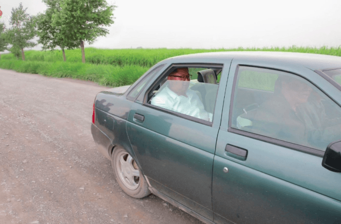 Kim Chen In Lada avtomobilida harbiy bazaga tashrif buyurdi (foto) 