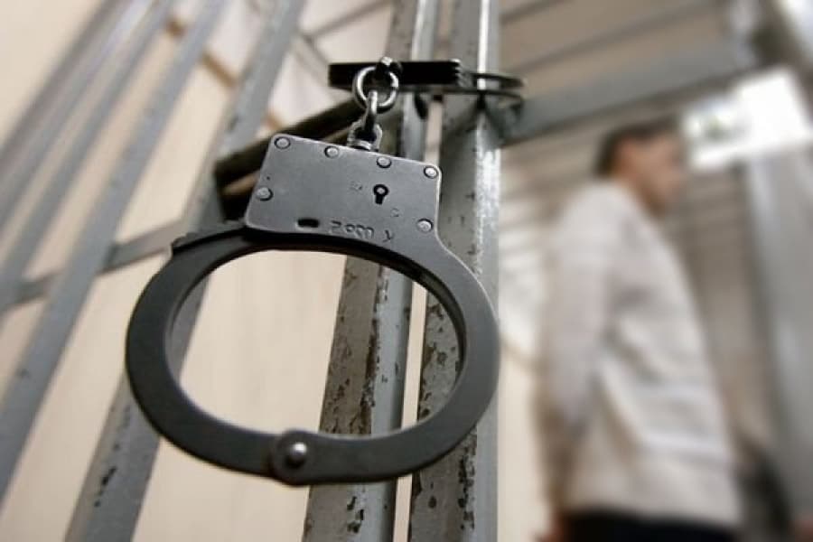 Uncha og‘ir bo‘lmagan jinoyat sodir etilgan kundan boshlab 4 yil o‘tgan bo‘lsa, shaxs javobgarlikdan ozod qilinadi