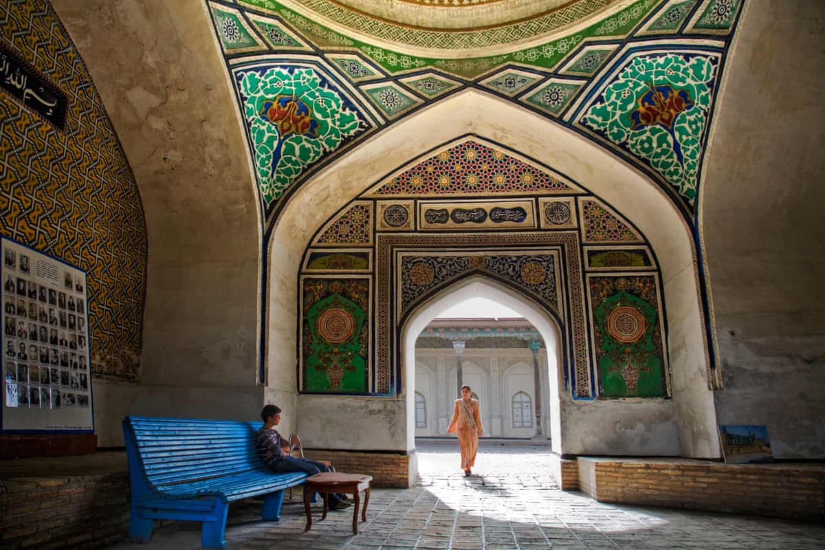 The Guardian O‘zbekistonning sakkiz shahriga tashrif buyurishni tavsiya qildi