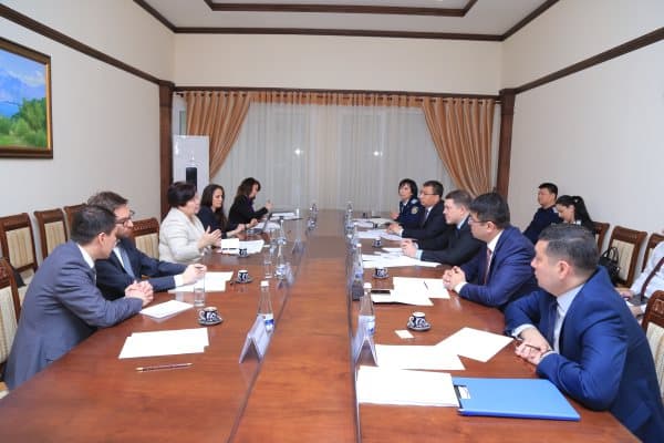 General-mayor Davron Nazarmuhamedov YeXHT maxsus vakilini qabul qildi 