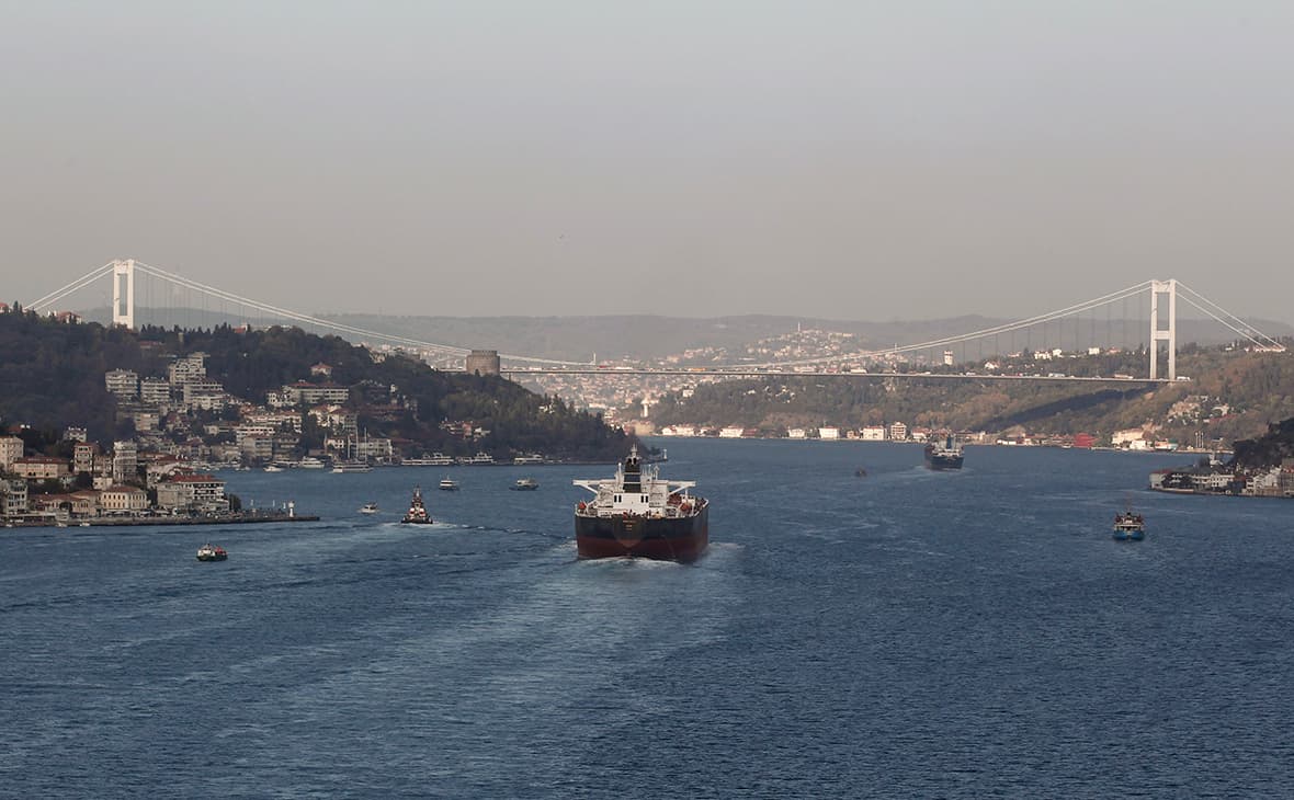 Bosfor bo‘g‘ozida tankerlardan iborat uzun navbat yuzaga keldi
