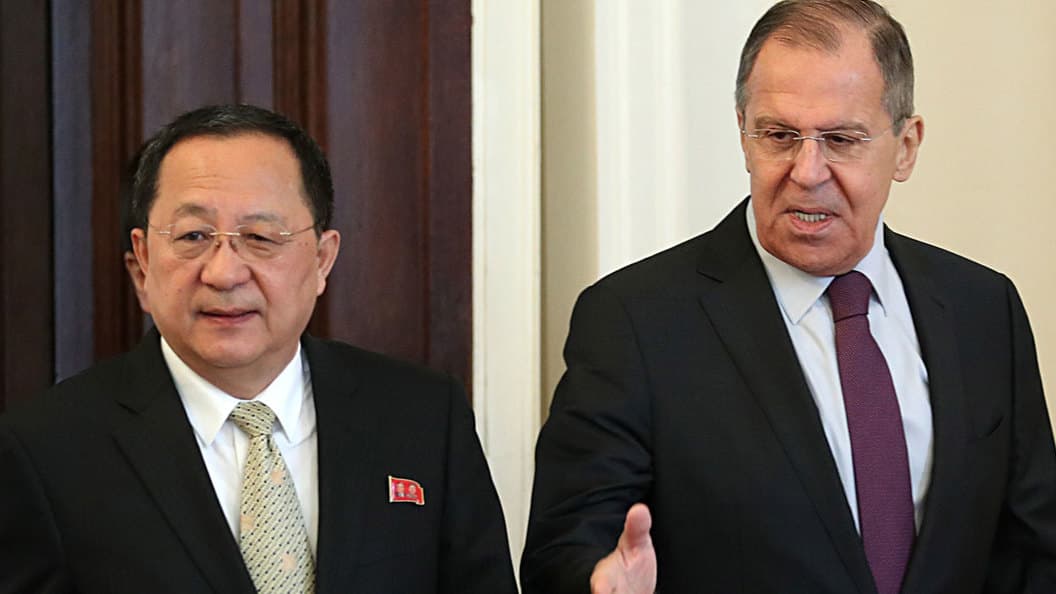 Lavrov nega KXDRdan sanksiyalar bosqichma-bosqich olib tashlanishi lozimligini aytdi