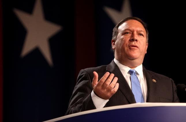 Pompeo Ukrainada mustaqil cherkov tashkil etilganini «tarixiy yutuq» deb atadi
