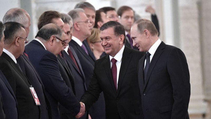 Shavkat Mirziyoyev Alisher Usmonovni «El-yurt hurmati» ordeni bilan taqdirladi
