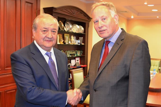 Abdulaziz Komilov Gyunter Overfeld bilan muzokaralar o‘tkazdi