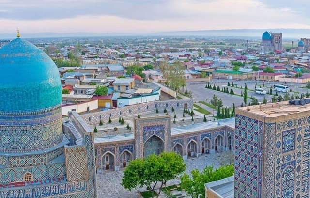 "Ipak yo‘li" Xalqaro turizm universitetining birinchi kirish imtihonlari bo‘lib o‘tdi