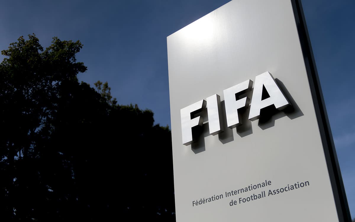FIFA korrupsiyaga aralashgan yana bir mansabdorni butun umrga futboldan chetlatdi