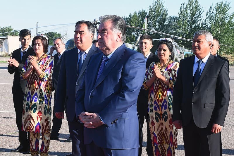 Tojikiston prezidenti O‘zbekiston bilan do‘stlikni mustahkamlashga chaqirdi