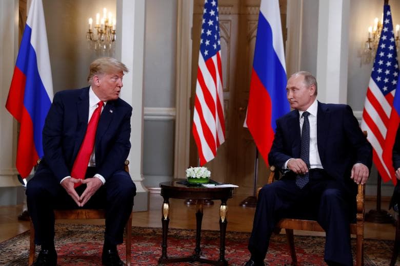Трампнинг Путинга кўз қисиб қўйиши кенг муҳокамага сабаб бўлди (видео)