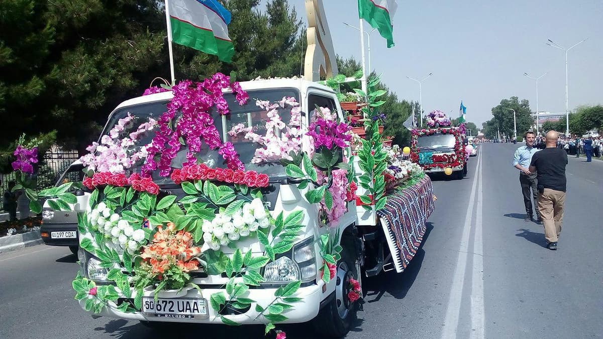 Namanganda an'anaviy gul bayrami boshlandi 