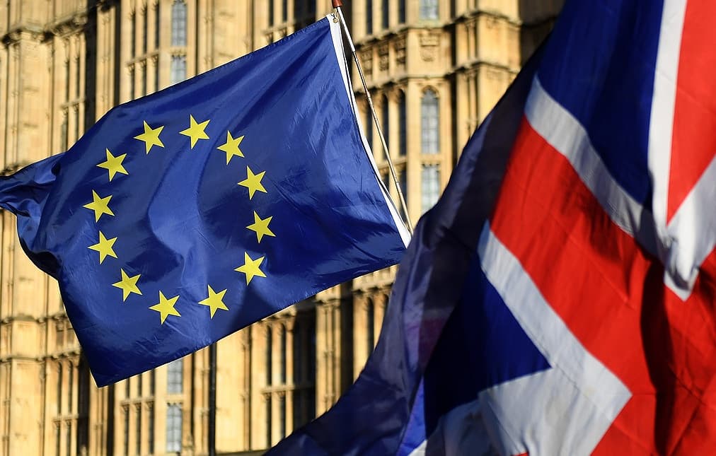 Britaniyada vazirlar mahkamasi vakolatlari cheklab qo‘yildi