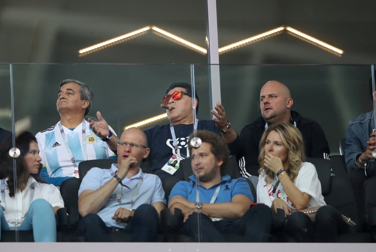 Maradona stadiondagi nojo‘ya ishi uchun uzr so‘radi