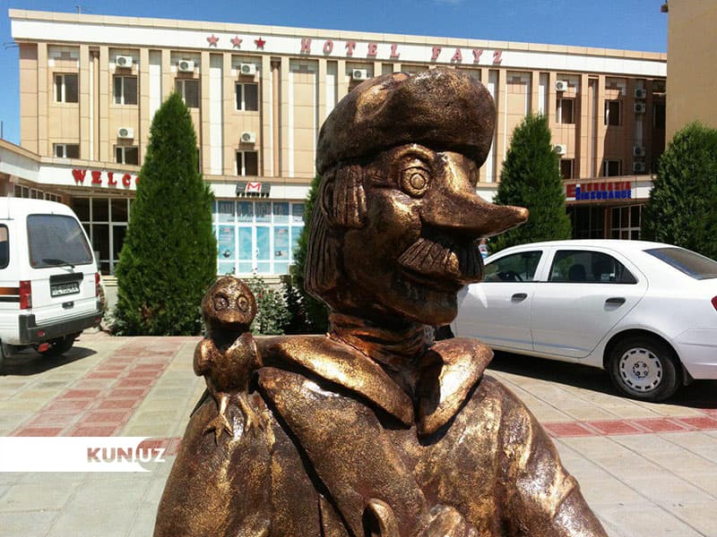 O‘zbekistonda pochtalon Pechkinga yodgorlik o‘rnatildi