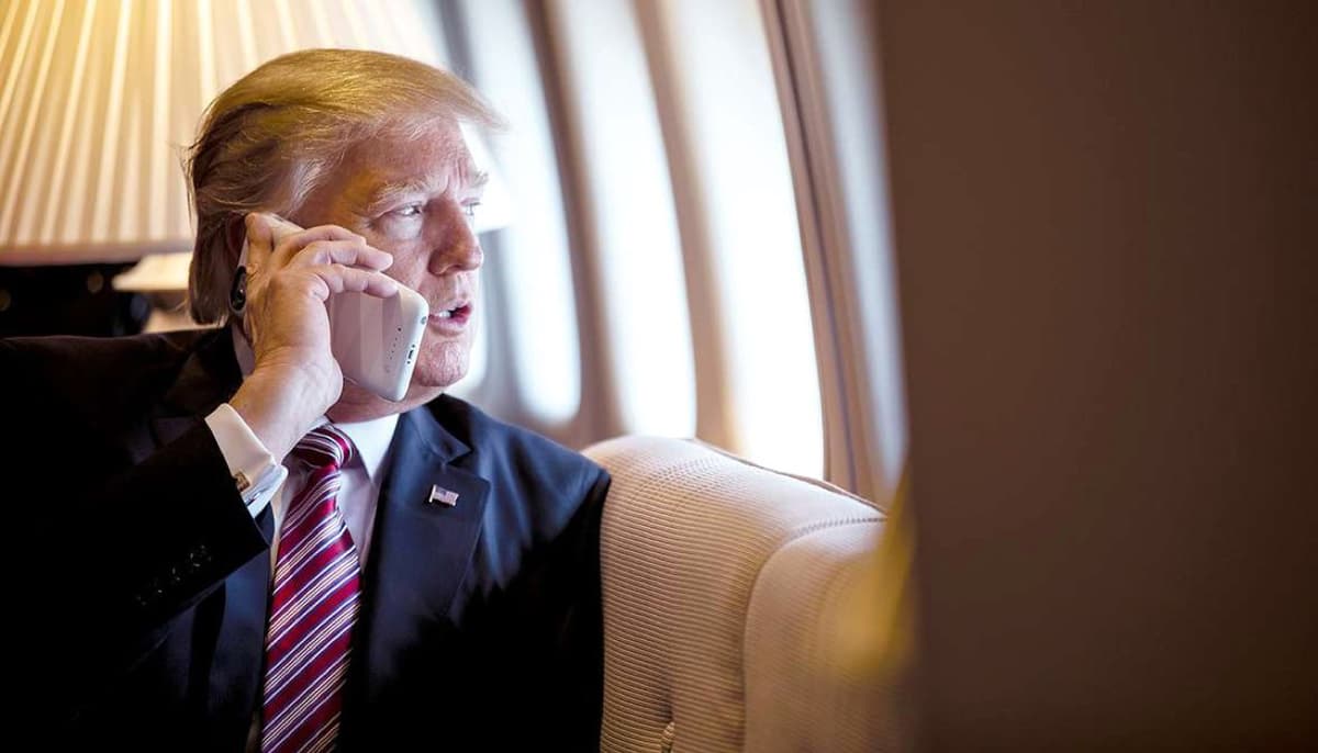 Trampda uchta iPhone bor - AQSh prezidentining telefonlari haqida sensatsion ma'lumotlar e'lon qilindi