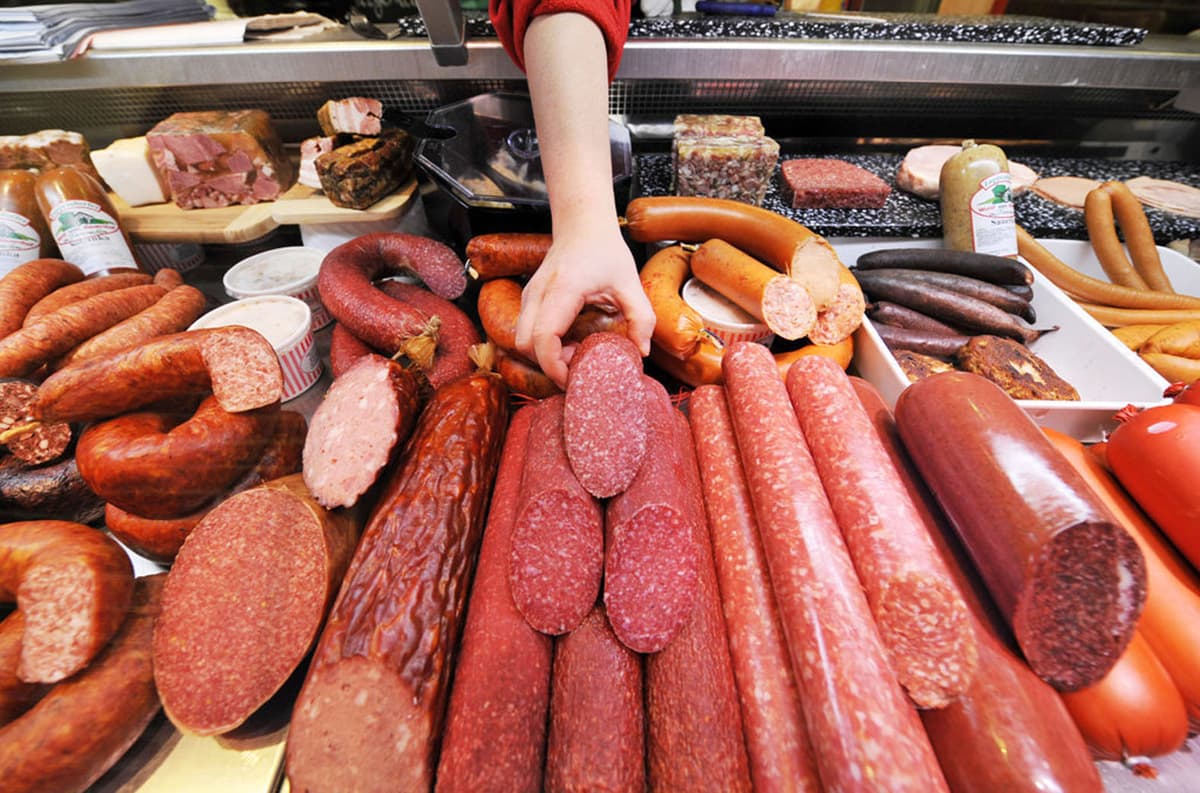 Диетологи назвали самые вредные для здоровья продукты