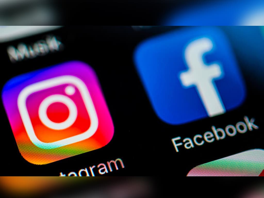 СМИ: в Facebook и Instagram произошел масштабный сбой