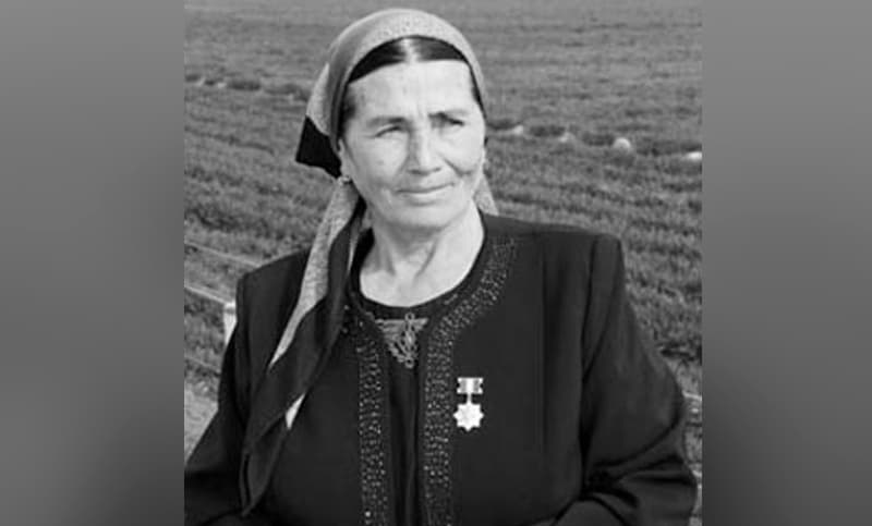 O‘zbekiston Qahramoni Siyosatxon Abdullayeva vafot etdi