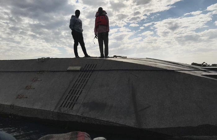 Tanzaniyada cho‘kkan paromdan bir kishi tirik holda topildi